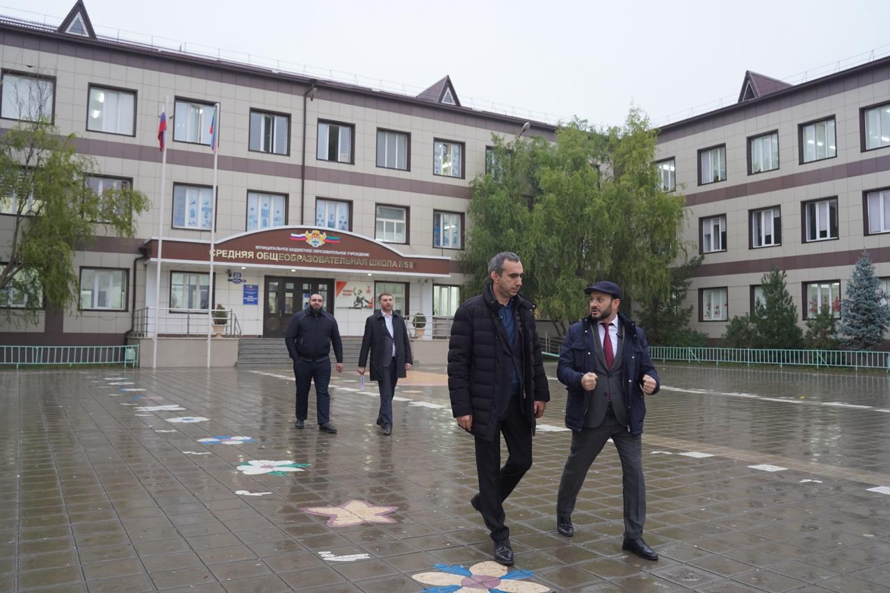 Глава Минимущества ознакомился с работой школы №58 в Семендере